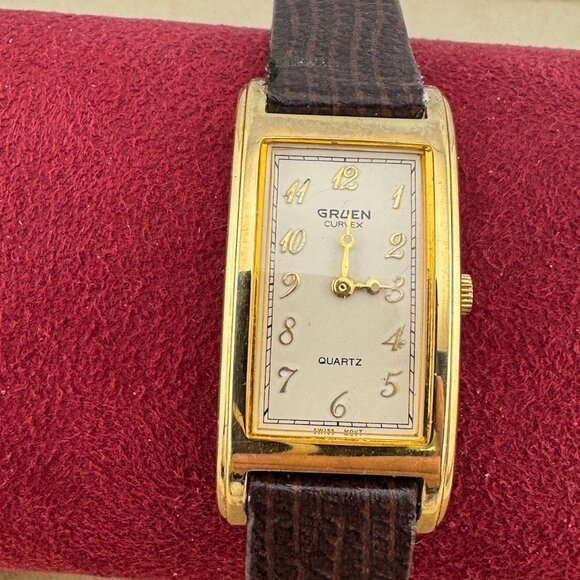 1990's reissue of the1930's Gruen Curvex Watch - Picture 1 of 9